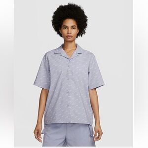 NWT Nike Oversized Everyday Womens Size L Woven Short Sleeve Top XS‎